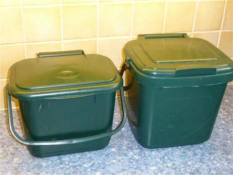 Steel compost bin with charcoal filter, 7 litres, green